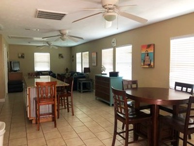 Balsamo's Original Boardhouse, Vacation Rental in Crystal Beach, TX