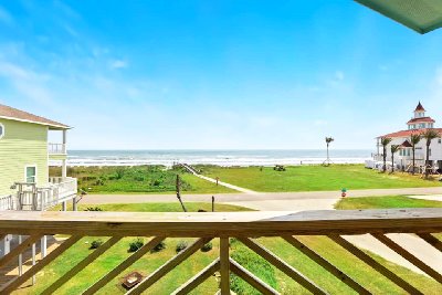 Paden's Place Vacation Rental - Crystal Beach, TX